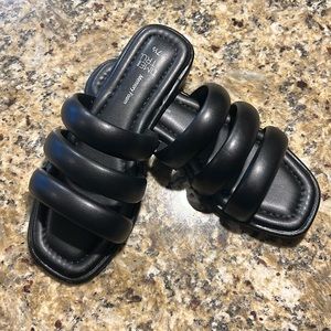 Time & Tru, Women’s  7 1/2, Black, Sandals